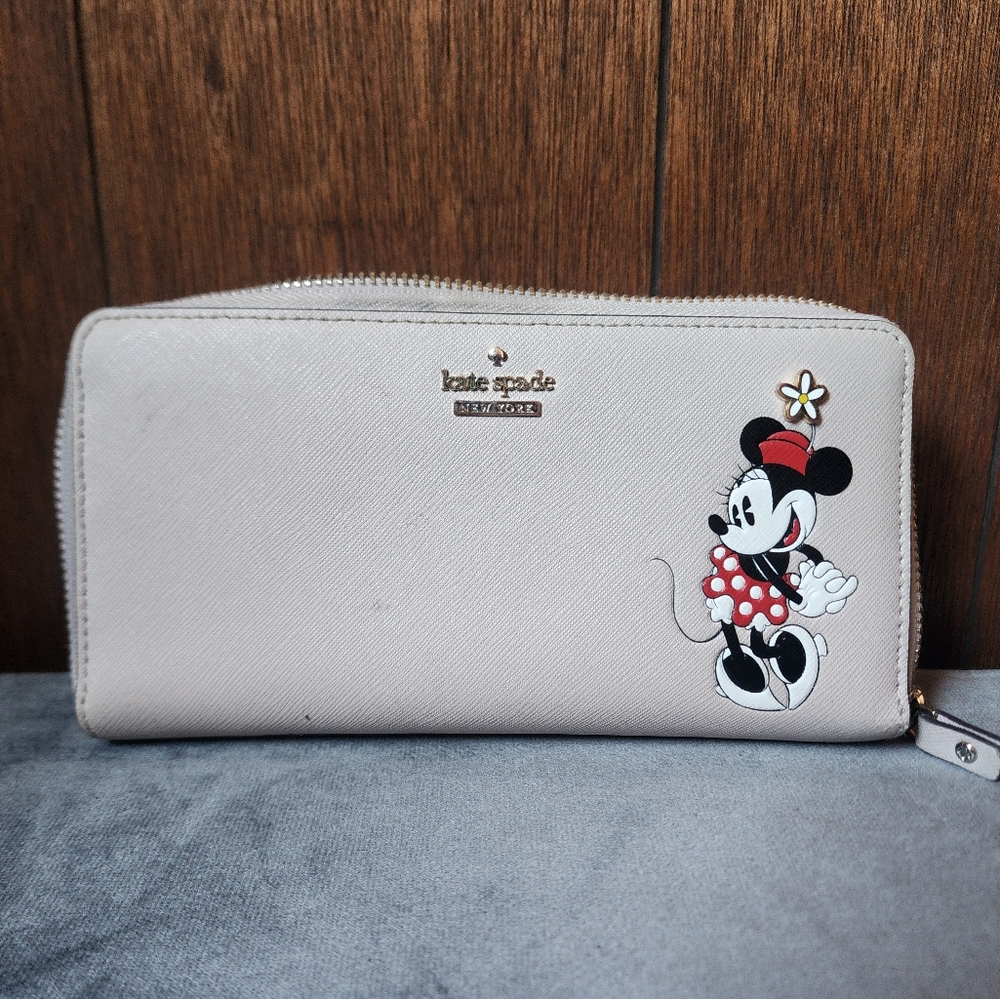 Kate Spade, Medium, Cream, Minnie Mouse wallet. Multi-Compartment